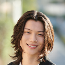 小峯久佳 